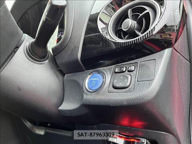 Toyota VITZ HYBRID 2018-12 8782529-16