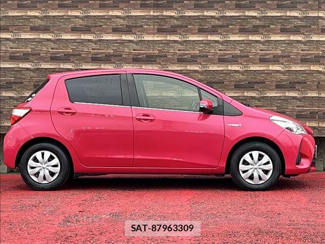 Toyota VITZ HYBRID 2018-12 8782529-3