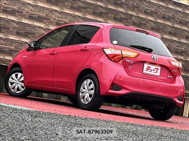 Toyota VITZ HYBRID 2018-12 8782529-6