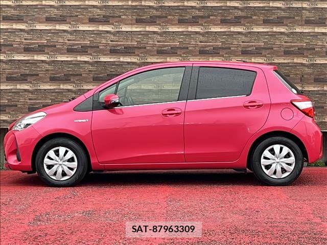 Toyota VITZ HYBRID 2018-12 8782529-7