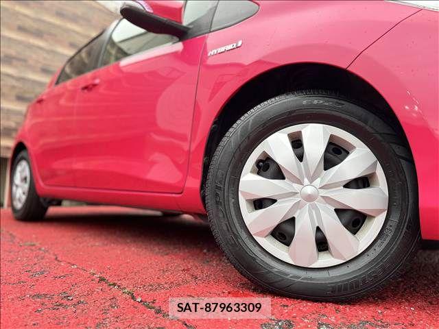 Toyota VITZ HYBRID 2018-12 8782529-8