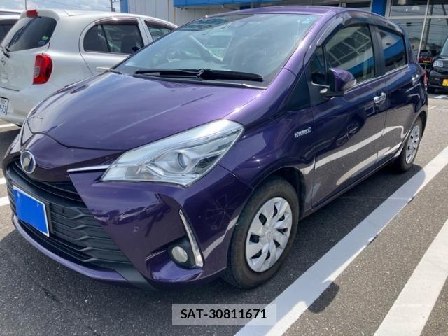 Toyota VITZ HYBRID 2019-08 8832352-2