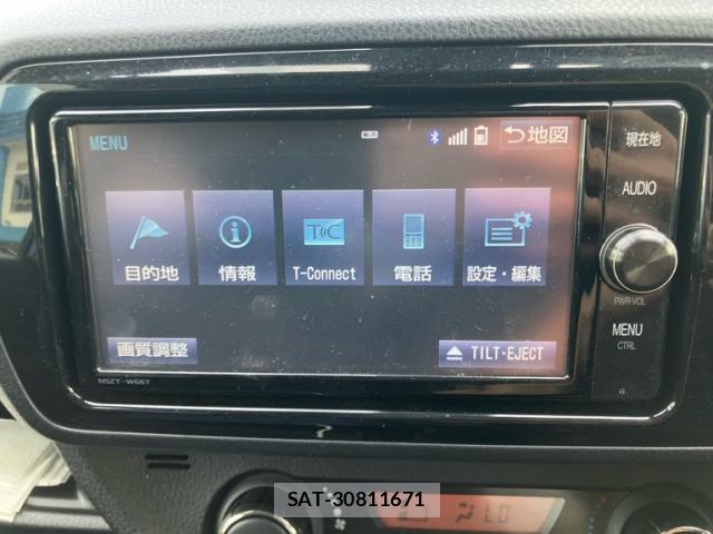 Toyota VITZ HYBRID 2019-08 8832352-27
