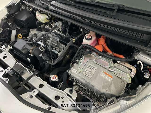 Toyota VITZ HYBRID 2019-11 8851002-11