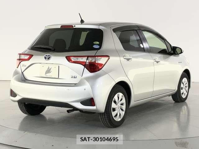 Toyota VITZ HYBRID 2019-11 8851002-4