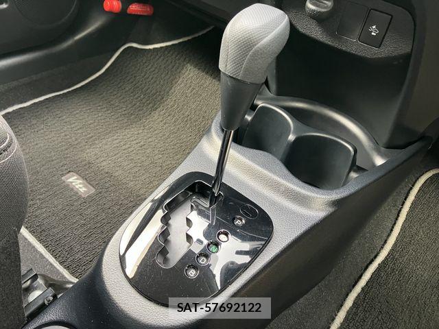 Toyota VITZ HYBRID 2018-12 8872359-21