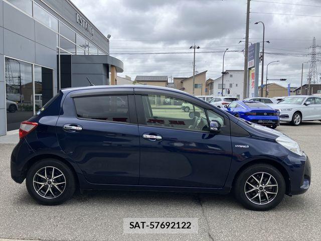 Toyota VITZ HYBRID 2018-12 8872359-5
