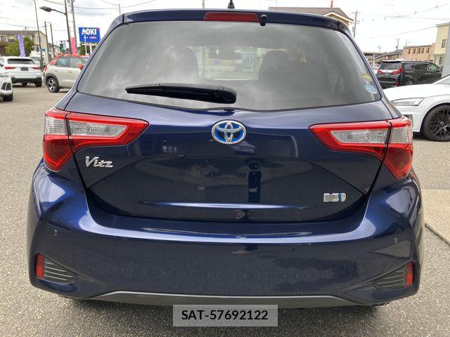 Toyota VITZ HYBRID 2018-12 8872359-6