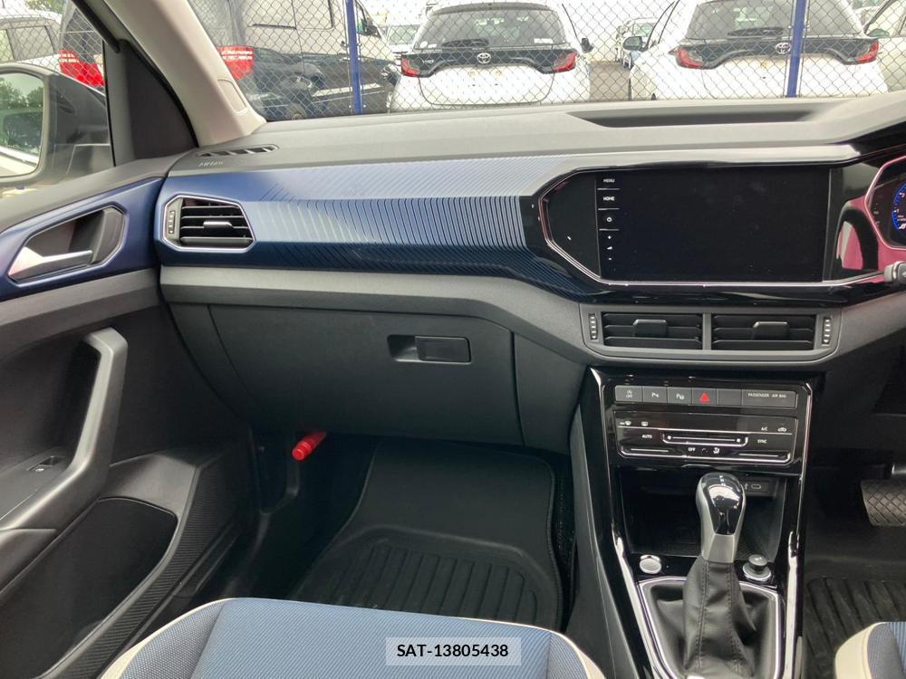 VolksWagen T-CROSS 2023 4076837-17