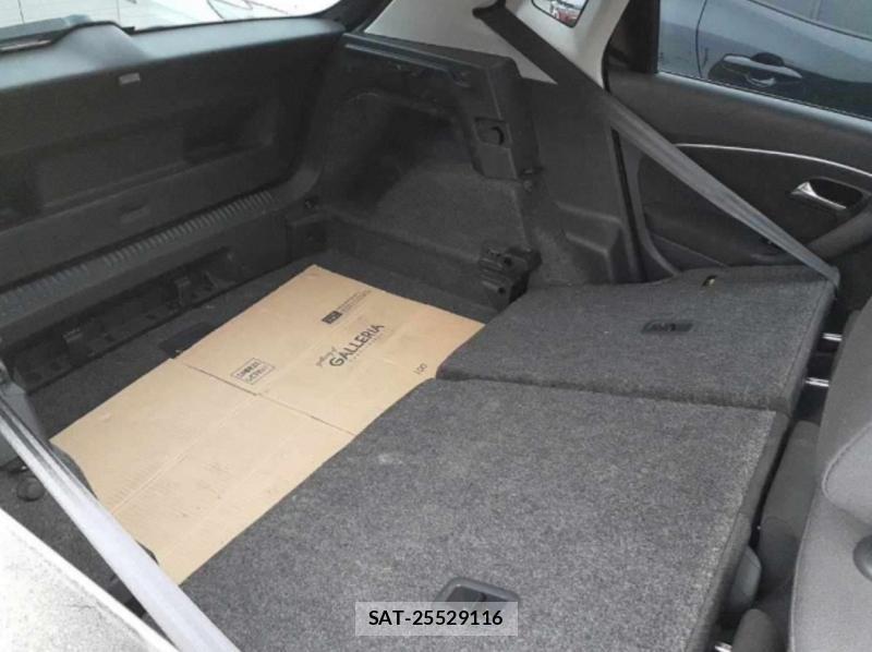 VolksWagen POLO 2015-03 985478-9