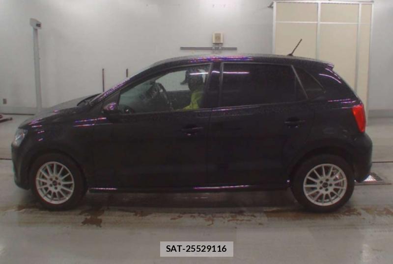 VolksWagen POLO 2015-03 985478-4