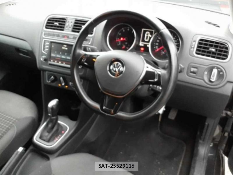 VolksWagen POLO 2015-03 985478-6