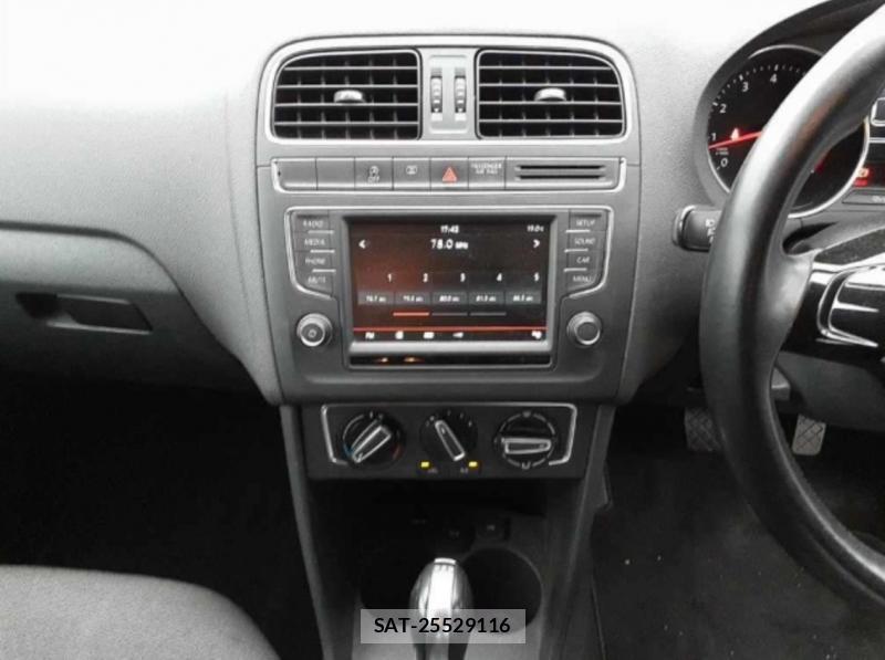 VolksWagen POLO 2015-03 985478-7