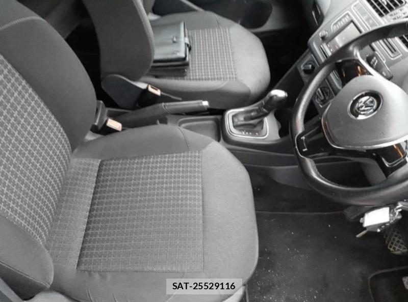 VolksWagen POLO 2015-03 985478-8