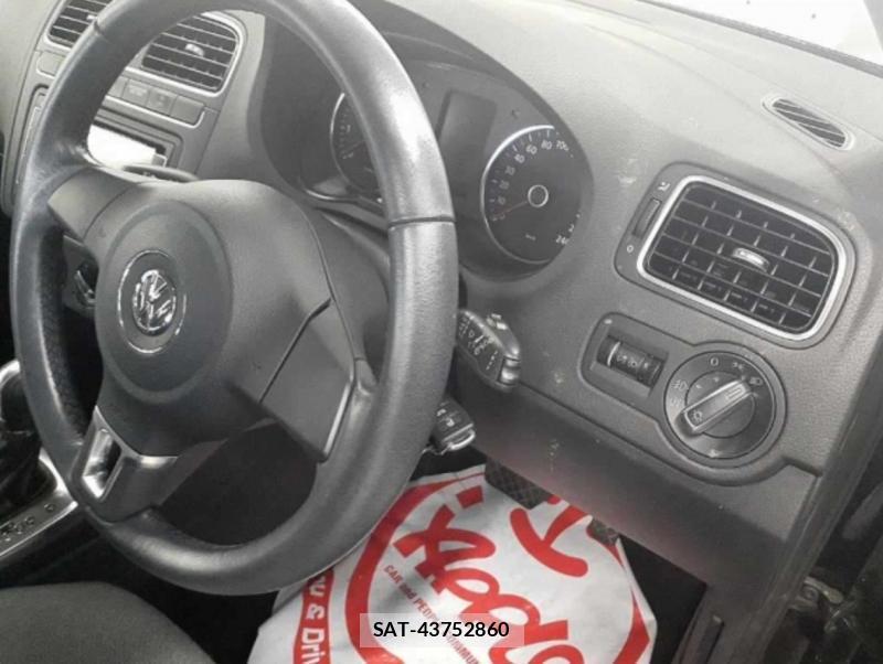 VolksWagen POLO 2014-05 991402-6