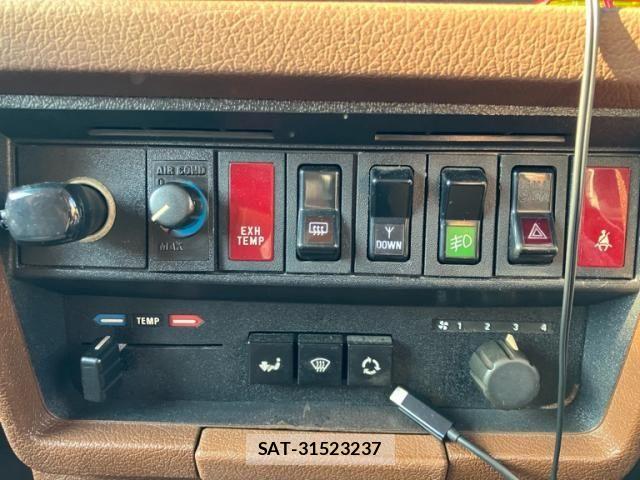 Volvo 240 1987-11 1665034-18