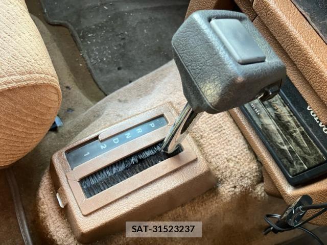 Volvo 240 1987-11 1665034-19