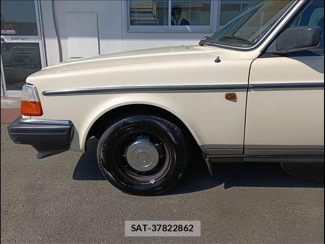 Volvo 240 1990-09 7880314-10
