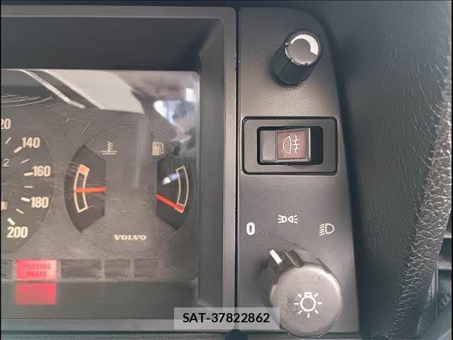 Volvo 240 1990-09 7880314-17