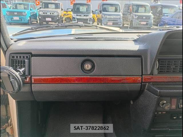 Volvo 240 1990-09 7880314-23