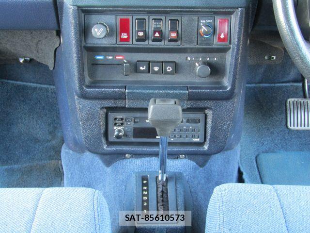 Volvo 240 1989-03 5882144-13