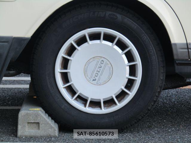 Volvo 240 1989-03 5882144-17