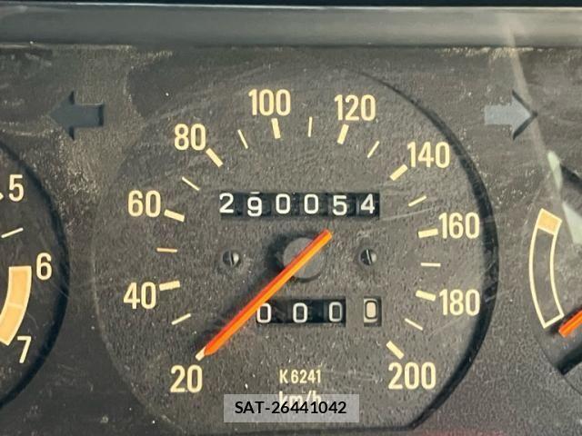 Volvo 240 1990-05 7621128-15