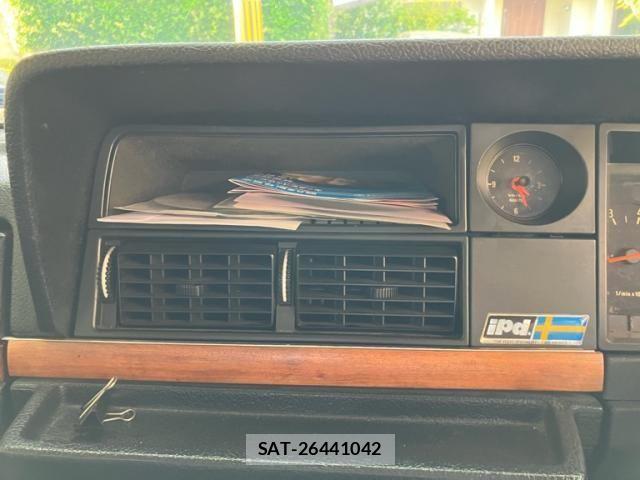 Volvo 240 1990-05 7621128-16