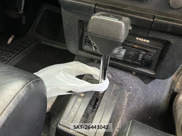 Volvo 240 1990-05 7621128-19