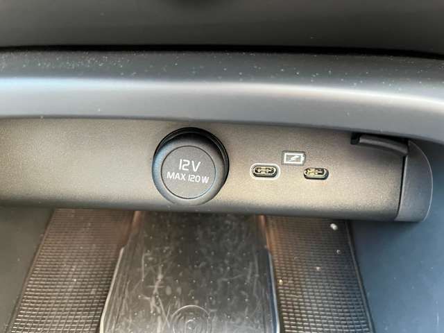 Volvo C40 2022-05 476780-13