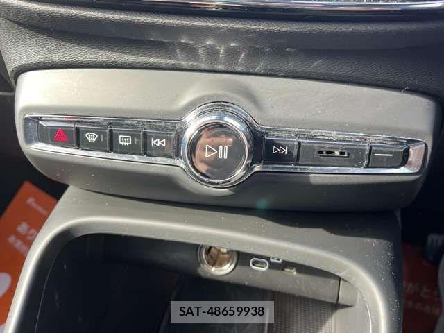 Volvo C40 2023-10 805177-10
