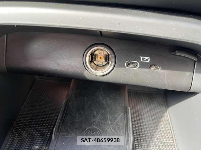 Volvo C40 2023-10 805177-11