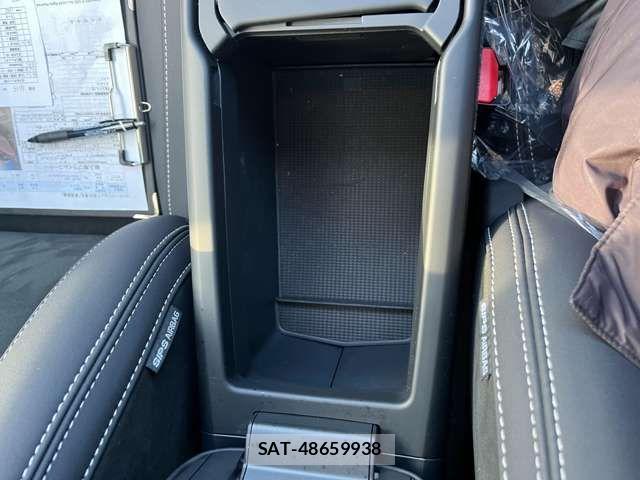 Volvo C40 2023-10 805177-14