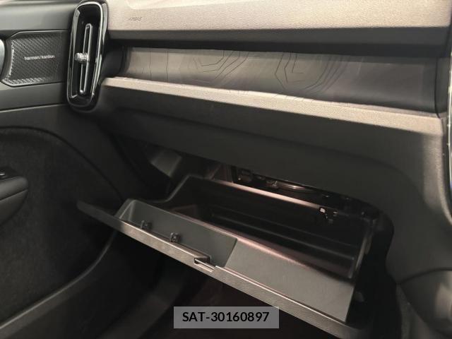 Volvo C40 2023-06 8210883-15