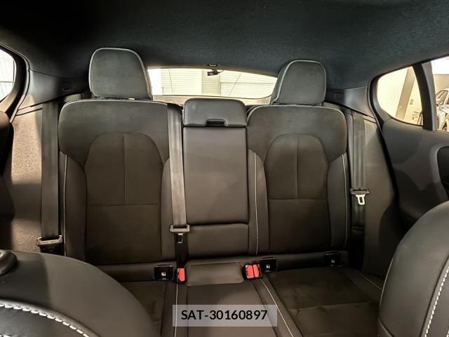 Volvo C40 2023-06 8210883-23