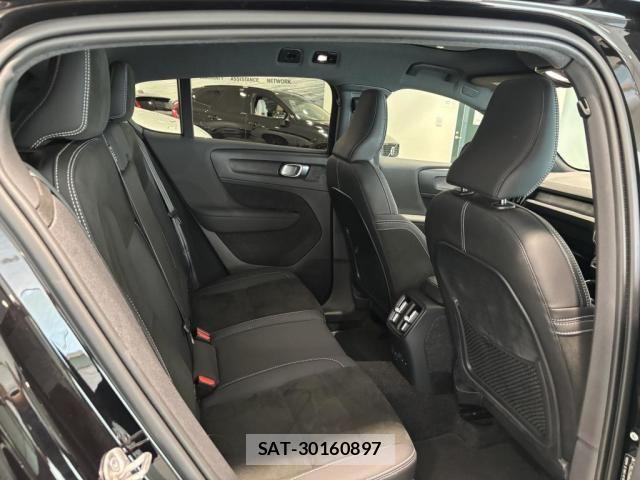 Volvo C40 2023-06 8210883-27