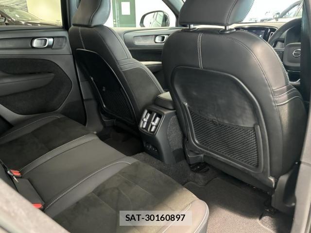 Volvo C40 2023-06 8210883-28