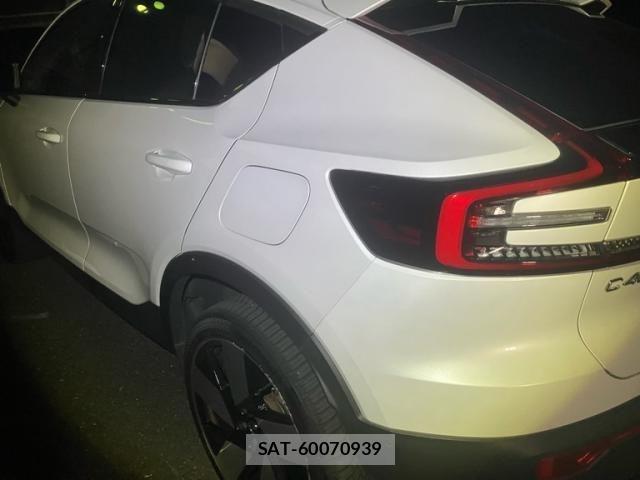 Volvo C40 2023-03 8247078-8