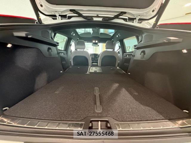 Volvo C40 2023-06 8317892-10