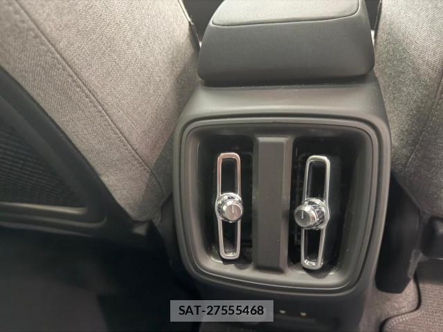 Volvo C40 2023-06 8317892-16