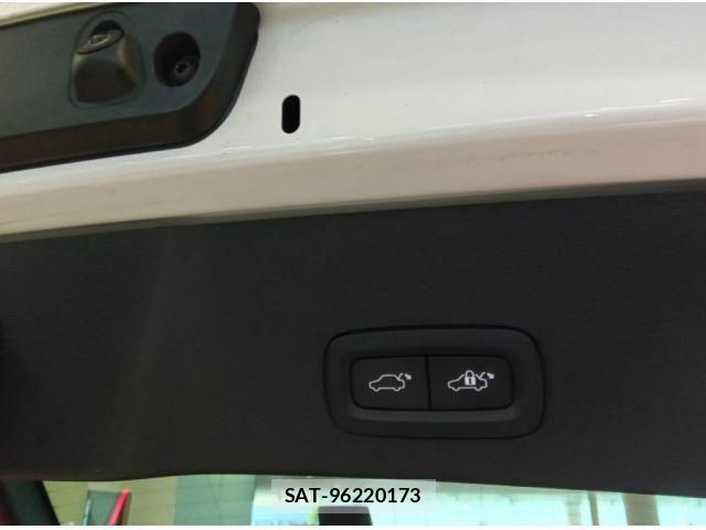 Volvo C40 2022-10 8369624-21