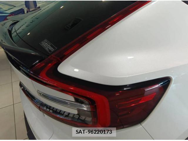 Volvo C40 2022-10 8369624-22