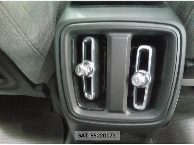 Volvo C40 2022-10 8369624-25