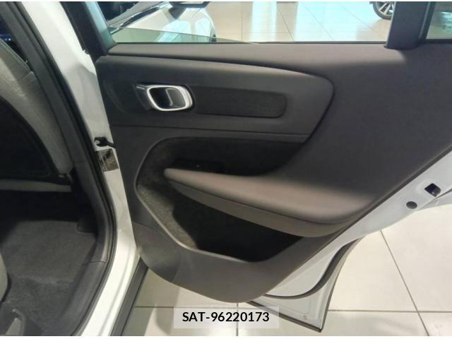 Volvo C40 2022-10 8369624-28