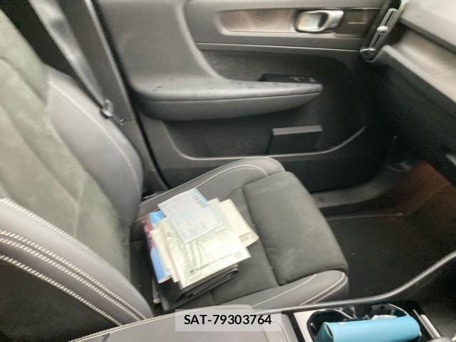 Volvo C40 2022-04 8882835-15