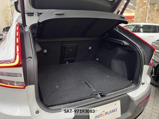 Volvo C40 2023-06 8882834-6