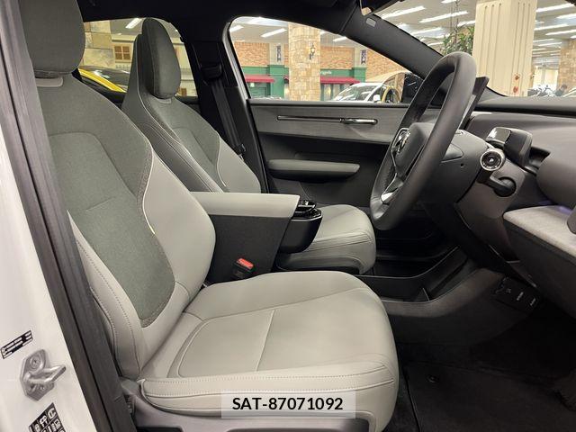 Volvo CROSS COUNTRY 2025-08 8132869-3