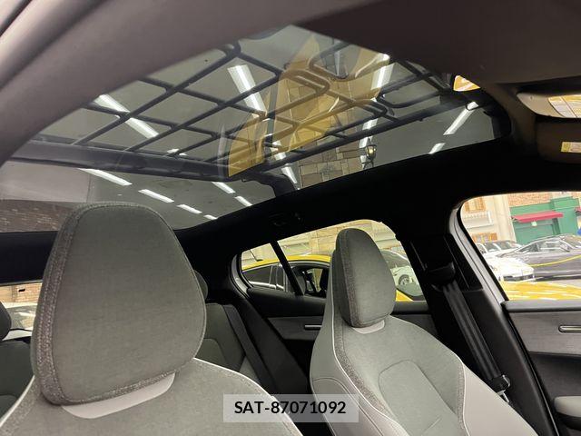 Volvo CROSS COUNTRY 2025-08 8132869-5
