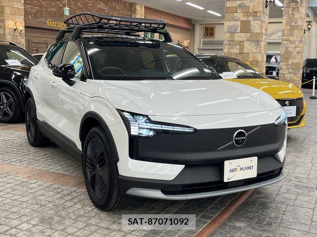 Volvo CROSS COUNTRY 2025-08 8132869-8