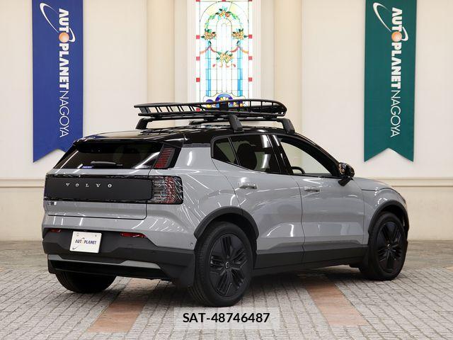 Volvo CROSS COUNTRY 2025-08 8338390-2